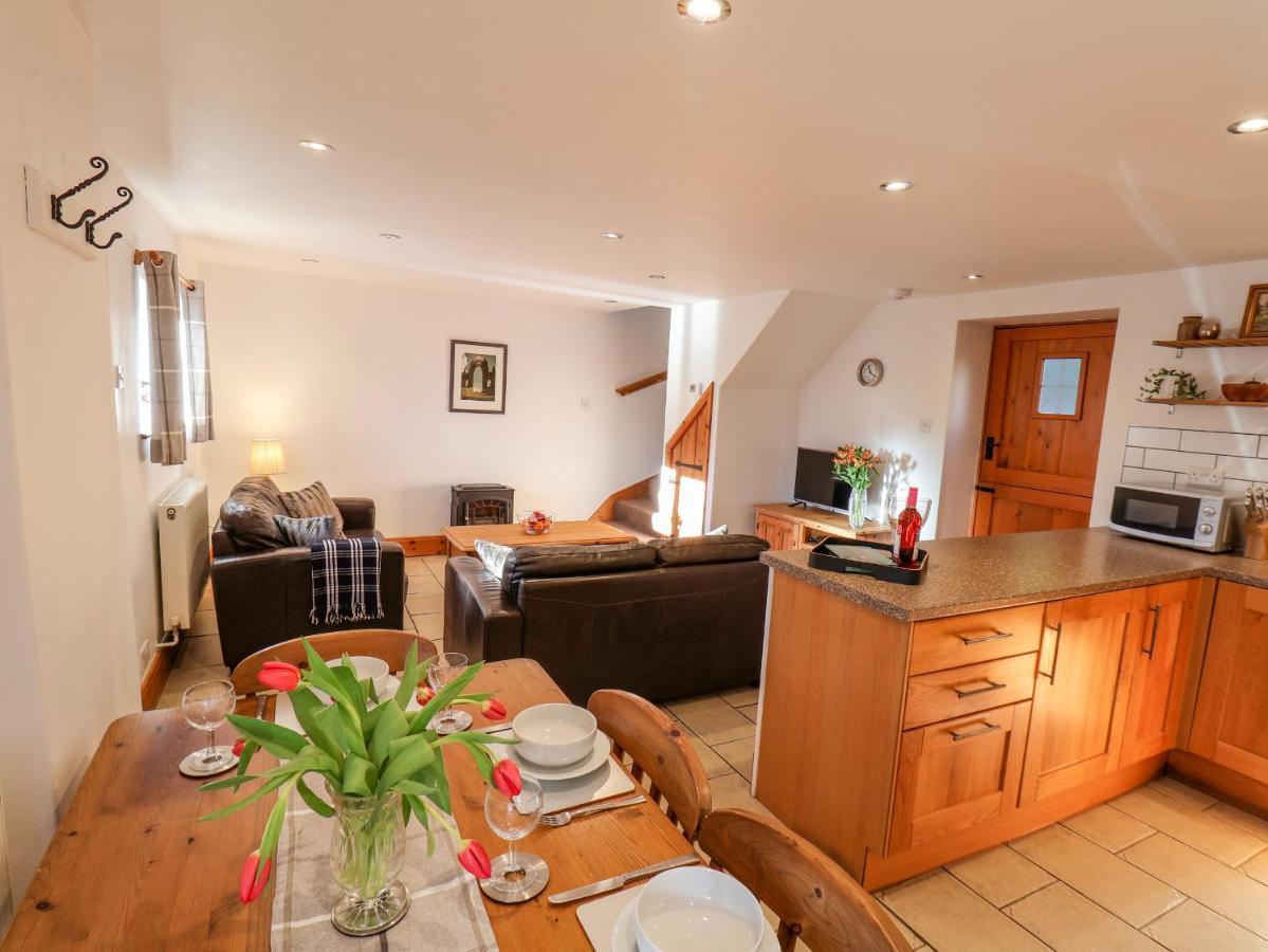 Hayloft Cottage Staintondale Ngoại thất bức ảnh